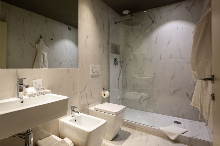 Bathroom 4, HNN Luxury Suites, Genova