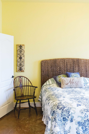 Bedroom 3, High Cotton Inn, Comal