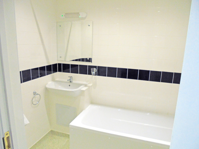 Bathroom 4, The Trecarn Hotel, Torbay
