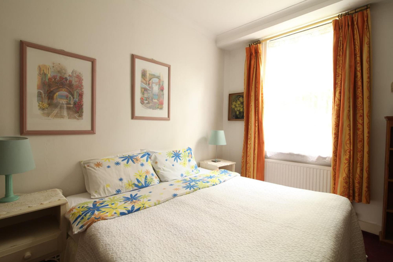 Bedroom 4, Juliette's Bed and Breakfast, London