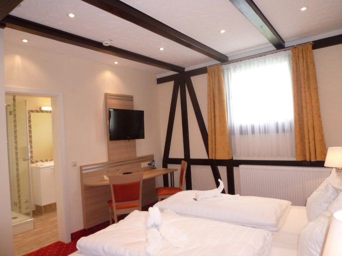 Bedroom 2, Hotel-Pension Altes Weinhaus, Neustadt an der Weinstraße