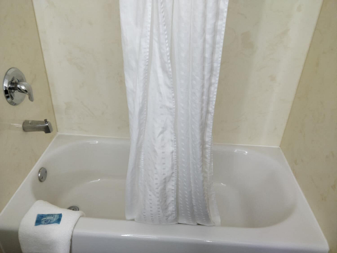 Bathroom 4, Spark by Hilton Roanoke Civic Center, Roanoke City