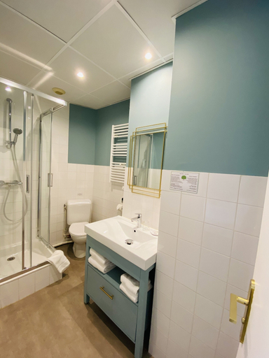 Bathroom 3, Hôtel du Parc Dinard, Ille-et-Vilaine
