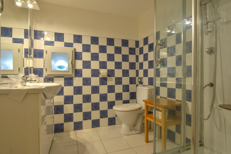 Bathroom 3, Domaine de Fraisse, Aude