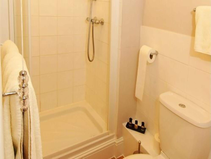 Bathroom 4, The Ancient Gatehouse Hotel, Somerset