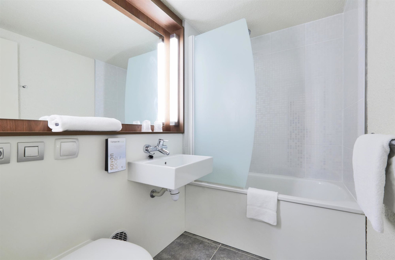 Bathroom 3, Campanile Lille Sud-CHR, Nord