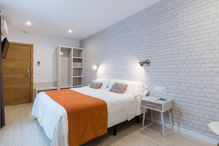 Bedroom 3, Hostal Menurka, Baleares