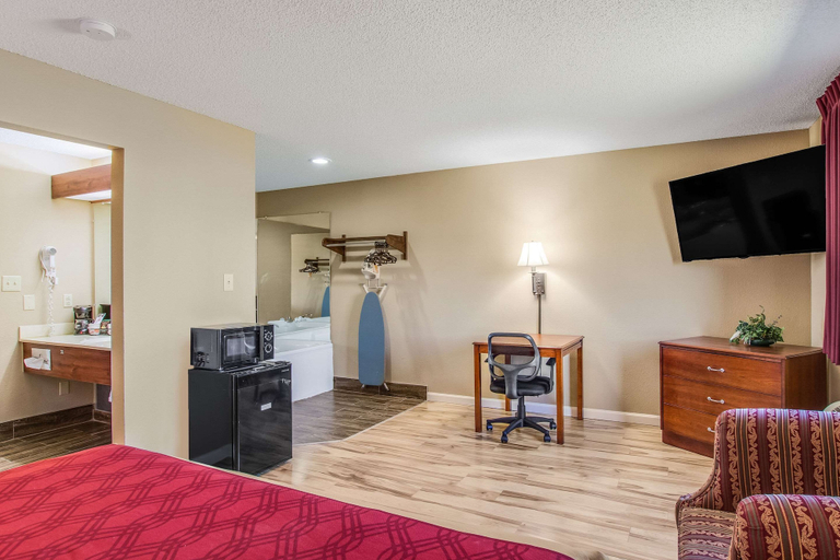 Others 5, Econo Lodge Shelbyville, Shelby