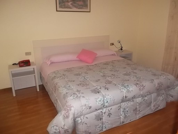 Bedroom 2, Hotel Residence La Rosa, Bergamo