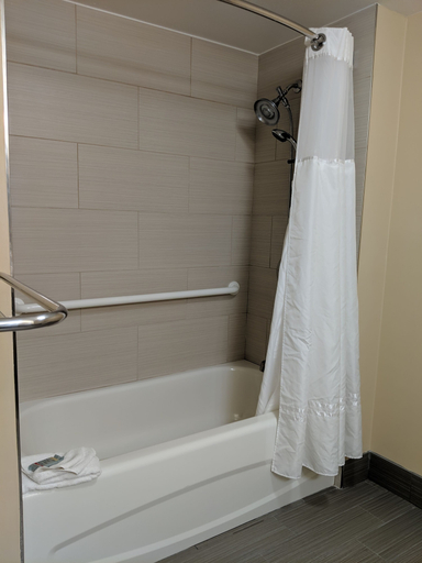 Bathroom 4, Best Western Braintree Inn, Norfolk