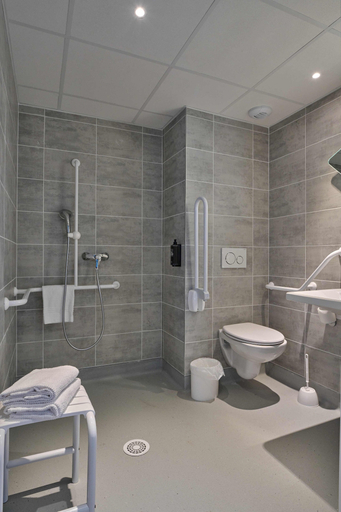 Bathroom 4, ibis budget Nangy Annemasse, Haute-Savoie