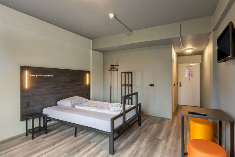 Bedroom 3, a&o Köln Hauptbahnhof, Köln