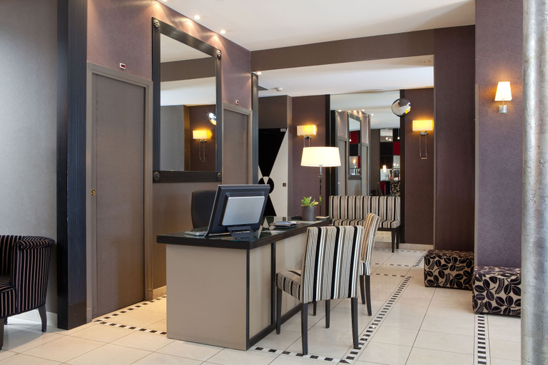 Others 5, Hotel Eiffel Seine, Paris
