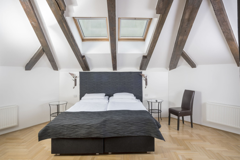 Bedroom 2, Deminka Palace, Praha 1