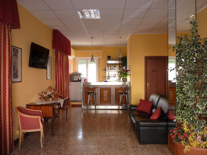 Others 5, Hotel Corso, Imperia