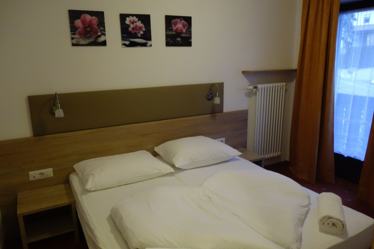Bedroom 5, Pension Volgger, Bolzano