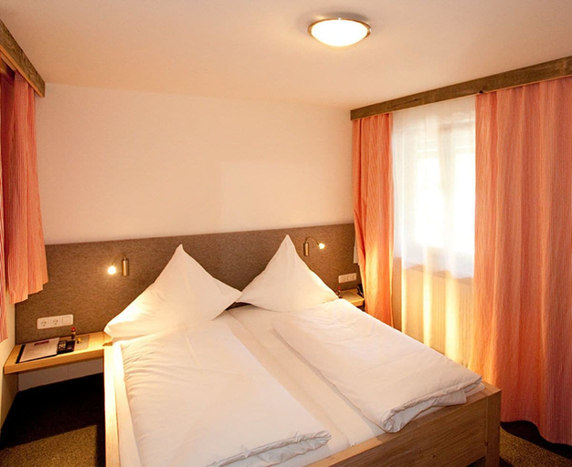 Bedroom 3, DAS Posch Hotel, Garmisch-Partenkirchen