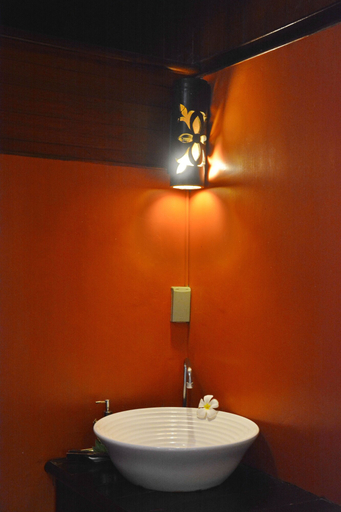 Bathroom 3, Baan Laanta Resort and Spa, Ko Lanta