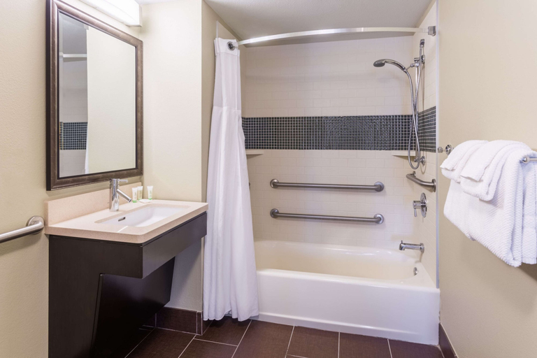 Bathroom 4, Sonesta ES Suites Atlanta Alpharetta Avalon, Fulton