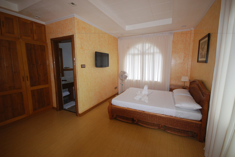 Bedroom 2, La Parola Orchids Beach Resort, Patnongon