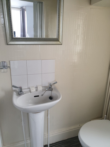 Bathroom 4, Waters Edge, Blackpool