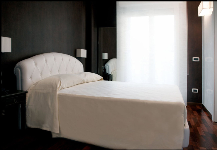 Bedroom 2, Hotel Victoria, Pescara