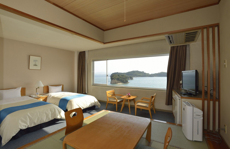 Bedroom 3, Shodoshima International Hotel, Tonoshō