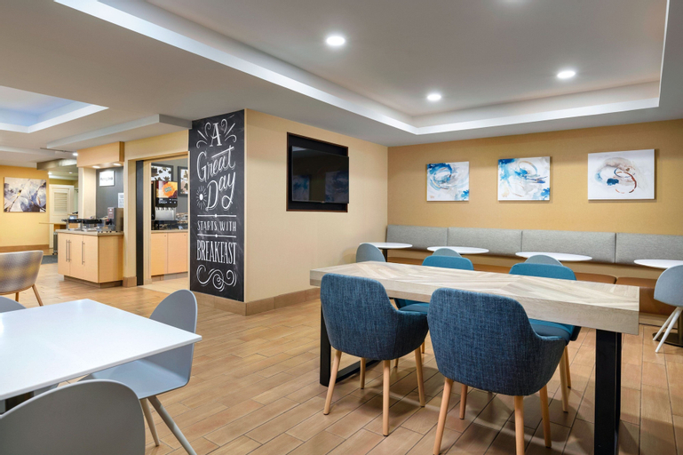 Food & Drinks 5, TownePlace Suites York, York