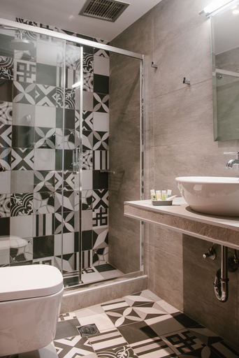 Bathroom 5, Kentrikon Hotel, Epirus