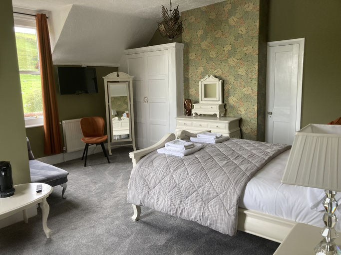 Bedroom 3, Tottington Manor, West Sussex