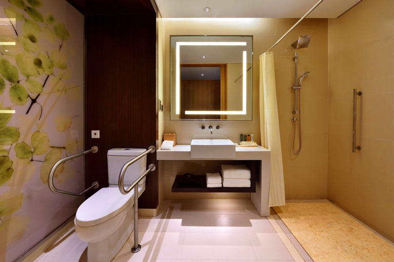 Bathroom 4, Hilton Garden Inn Chengdu Huayang, Chengdu