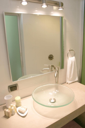 Bathroom 4, Hotel Piedraluna, ZONA 10