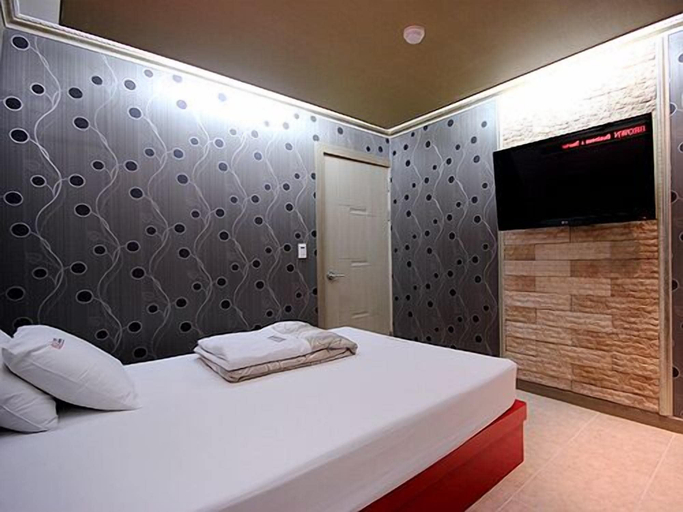 Bedroom 3, Brown Hotel, Suncheon