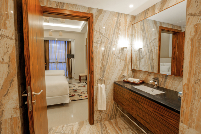 Bathroom 5, Element by Marriott Dar es Salaam, Kinondoni