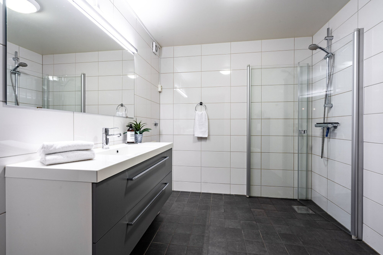 Bathroom 3, Lofoten Apartments, Vågan