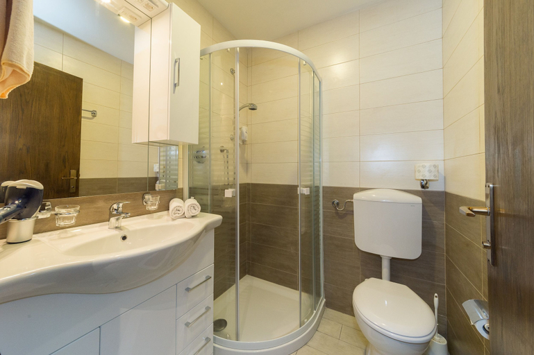 Bathroom 5, Hotel Hellweger, Bolzano