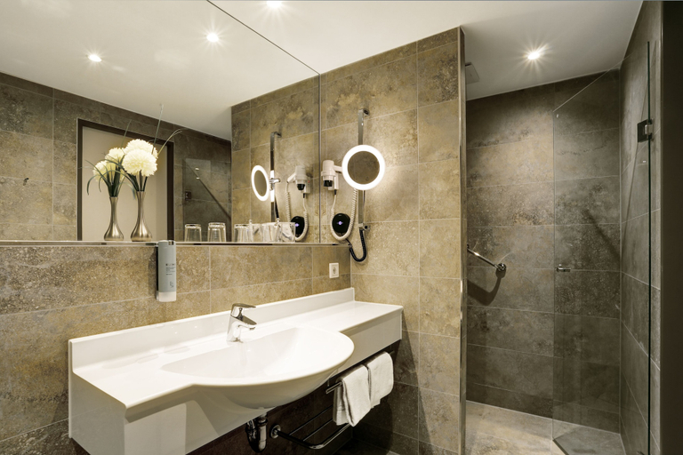 Bathroom 5, Parkhotel CUP VITALIS - Adults Only, Bad Kissingen