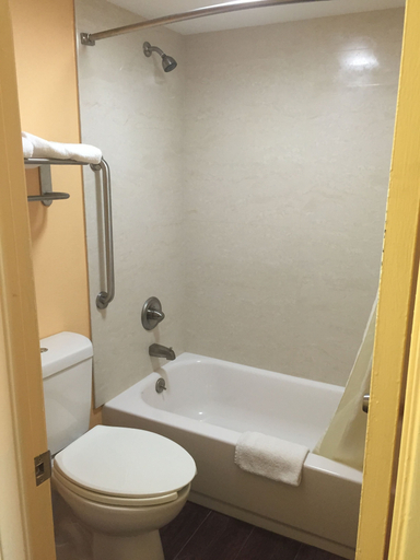 Bathroom 4, Rodeway Inn Vicksburg, Warren