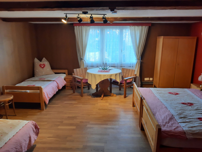 Bedroom 2, Gasthaus Schwand, Obwalden