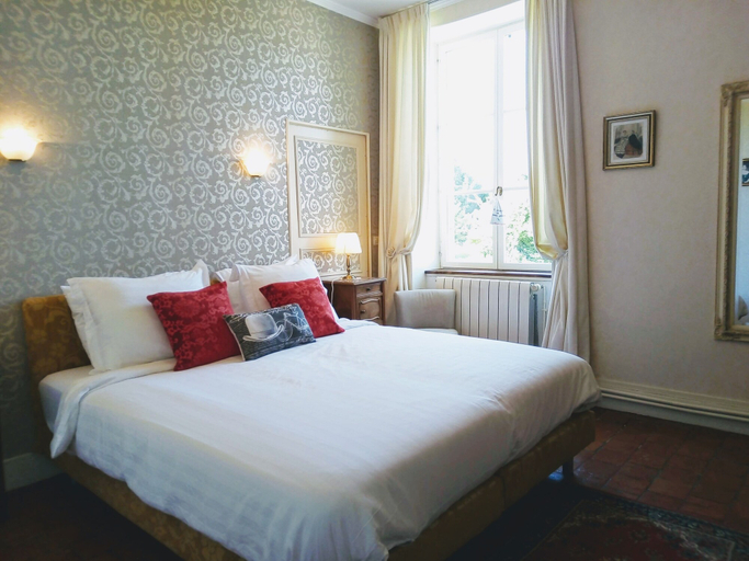 Bedroom 5, Château Latour, Nièvre