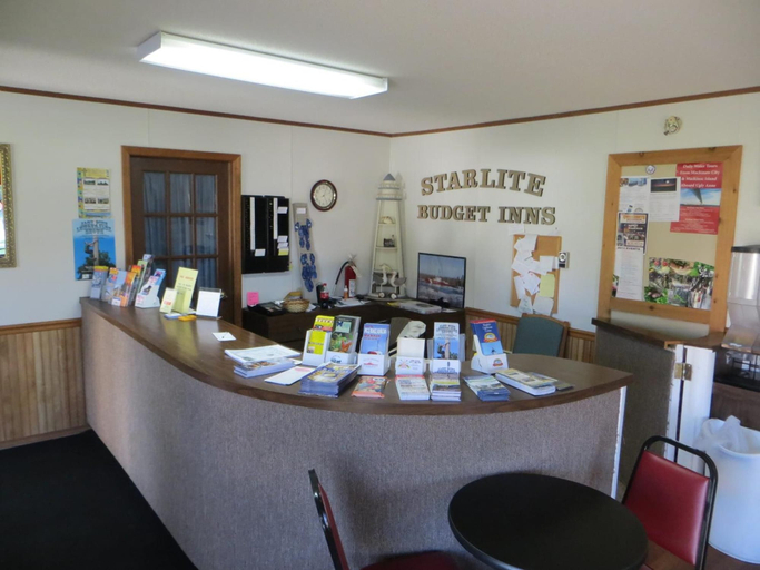 Food & Drinks, Starlite Budget Inn, Cheboygan