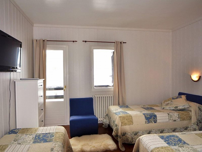 Bedroom 2, Hotel Tirol, Huesca