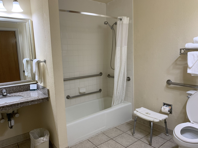 Bathroom 4, Quality Inn & Suites Pensacola Bayview, Escambia