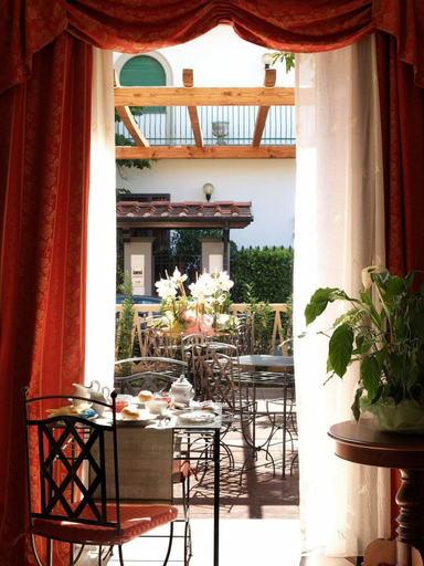 Food & Drinks, Petit Château, Pistoia