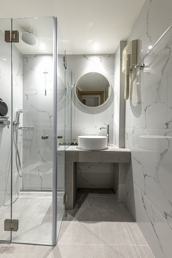 Bathroom 4, Parnon Hotel, Attica