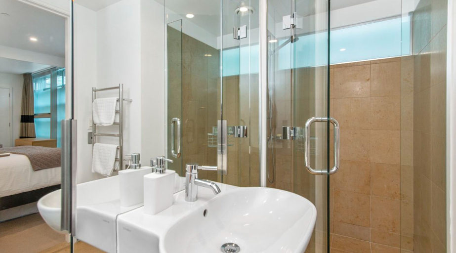 Bathroom, Viaduct Marina Executive -Parking & Pool, Waitakere