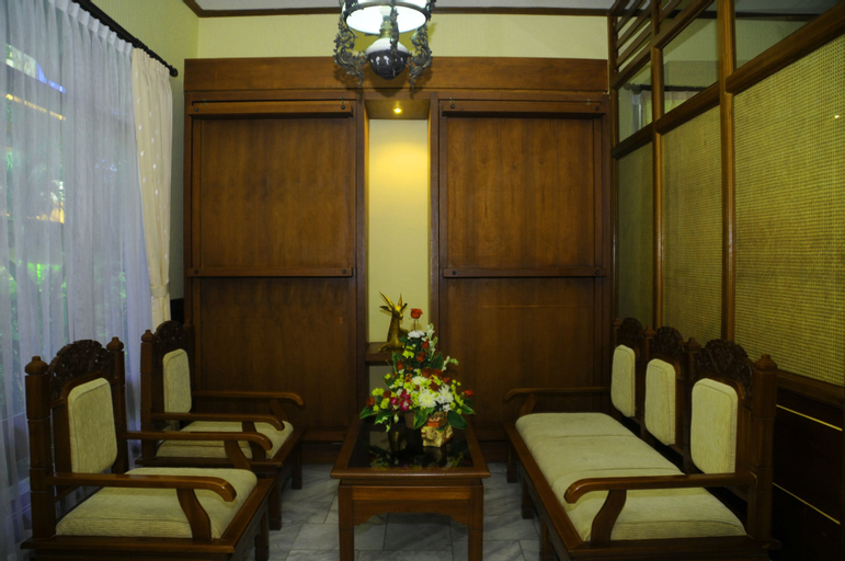 Business Facilities
