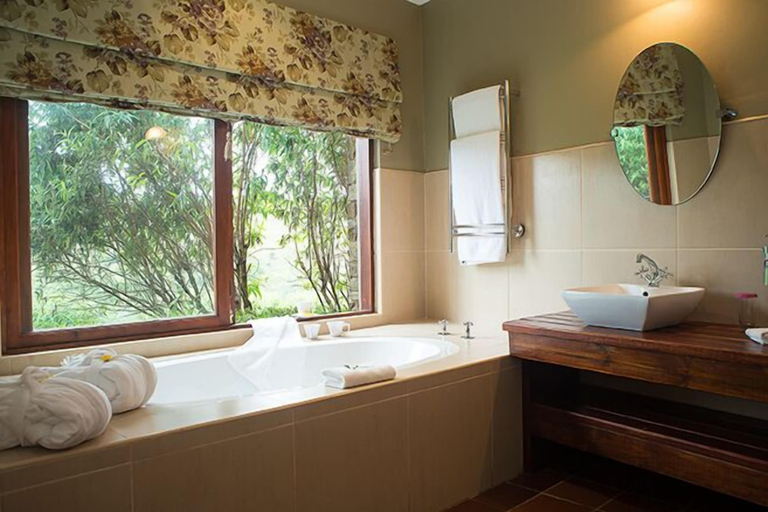Bathroom 3, Granny Mouse Country House & Spa, Umgungundlovu