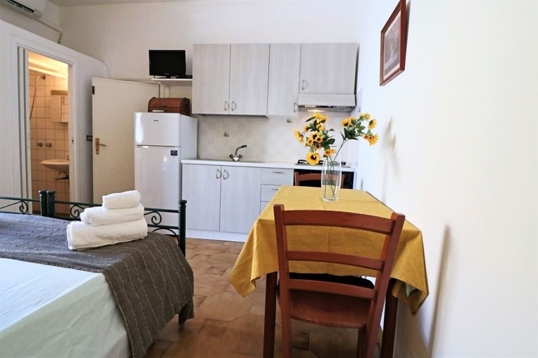 Others 5, Residence Otello, Lecce