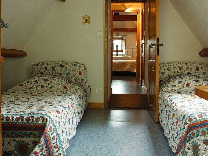 Bedroom 4, Chambre D'hôtes La Rossillonie, Dordogne